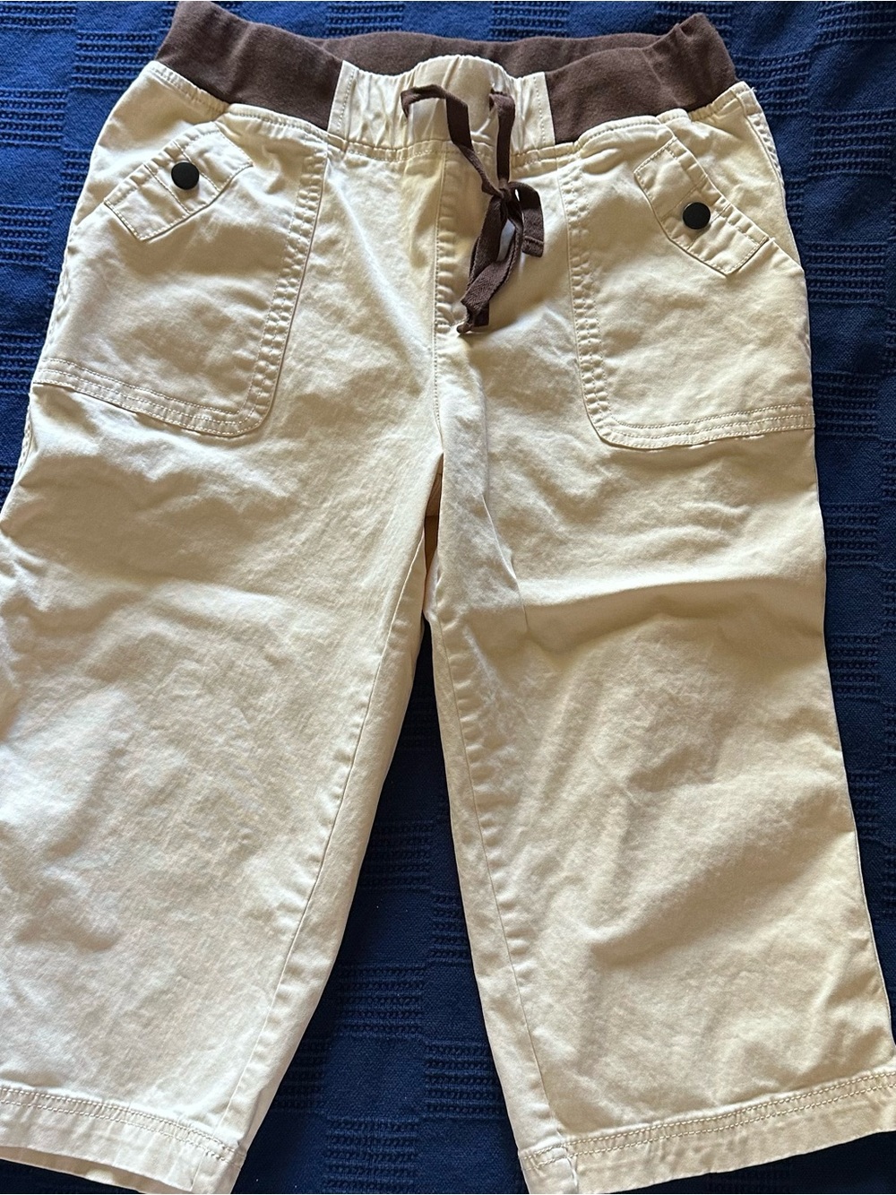 Flamingals Women’s Cream Drawstring Cropped Pants with Contrast Waist